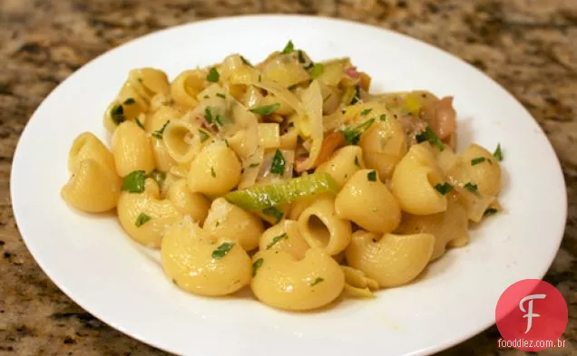 Jantar hoje à noite: macarrão Carbonara com alho-poró