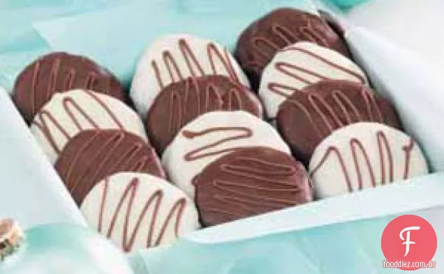 Biscoitos Mergulhados em Chocolate