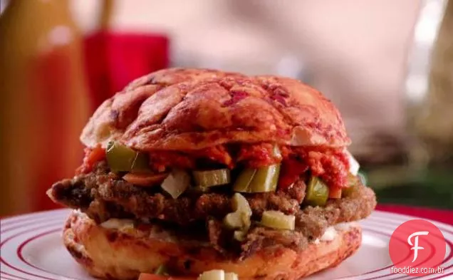 Sanduíche de bife à milanesa Comiskey