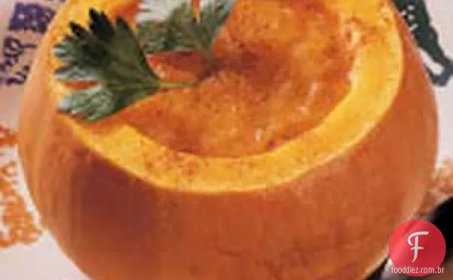 Sopa de abóbora com bordo