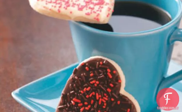 Biscoitos de coração com cobertura de chocolate