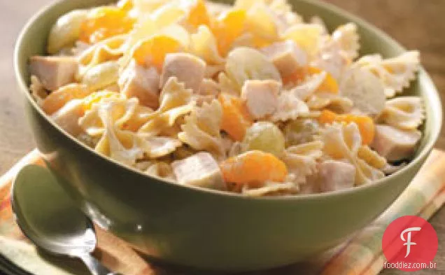 Salada de Macarrão com Frango Frutado