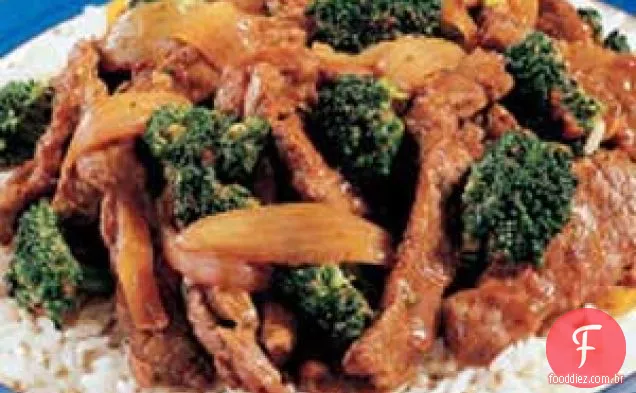Carne de brócolis salteada