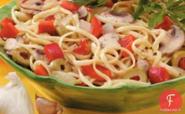 Linguine de azeitona e pimenta vermelha