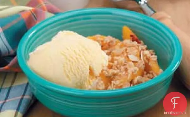 Pêssegos com creme crocante