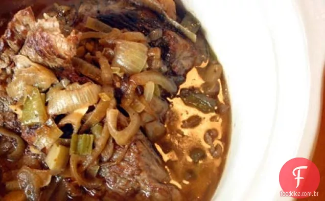 Sexta-feira à noite peito e cebola cozidos lentamente