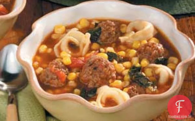 Sopa de Tortellini de Almôndega