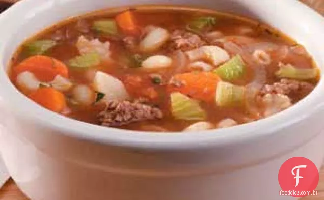 Sopa de legumes com carne moída