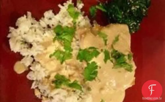 Sesame Crusted Mahi Mahi com soja Shiso Ginger Butter Sauce