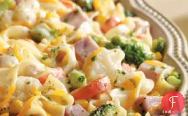 Caçarola de presunto com macarrão vegetariano