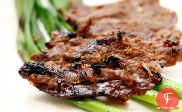 Asiática Grelhado Saia Bife & Carbonizado Cebolas Verdes