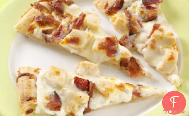 Pizza de frango com alho e bacon