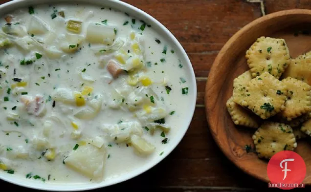 Três Sopa De Cebola Com Biscoitos De Ostra Parsleyed