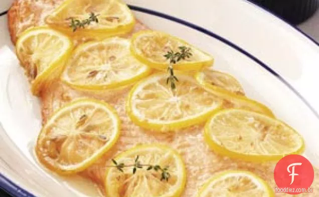 Salmão Grelhado com Hickory e Molho Tártaro