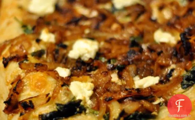 Pizza De Cebola Caramelizada E Queijo De Cabra