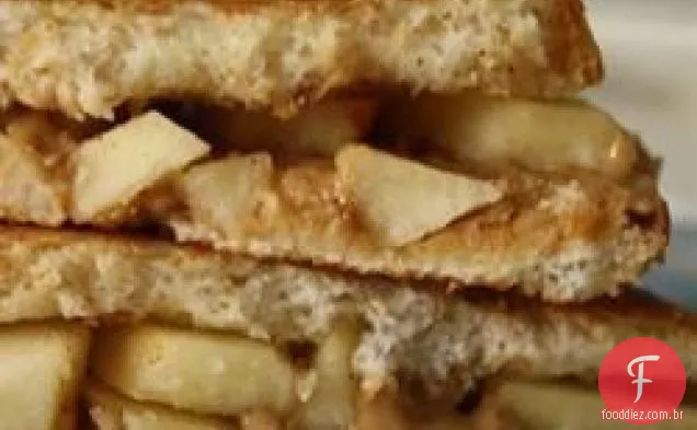 Sanduíches De Maçã Com Manteiga De Amendoim Grelhado