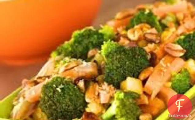 Cenouras E Cebolas Vermelhas Com Brócolis
