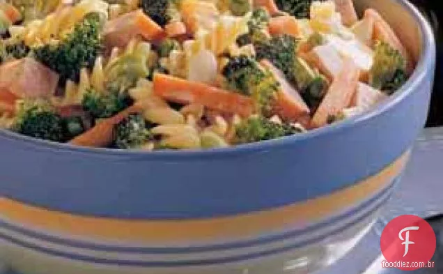 Salada Cremosa De Macarrão Vegetal