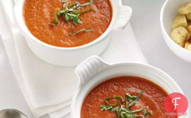 Sopa de Tomate Assado com Manjericão Fresco