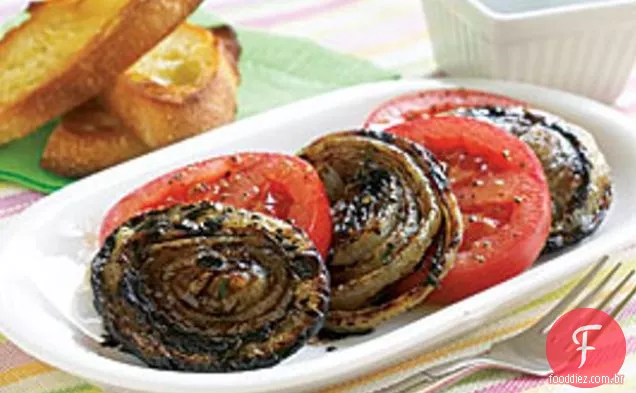 Cebolas doces grelhadas com vidro balsâmico