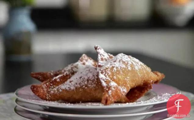 Wontons de pêssego, mascarpone e noz-pecã
