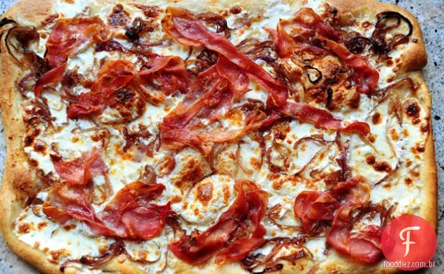 Cebola Caramelizada E Prosciutto Pizza