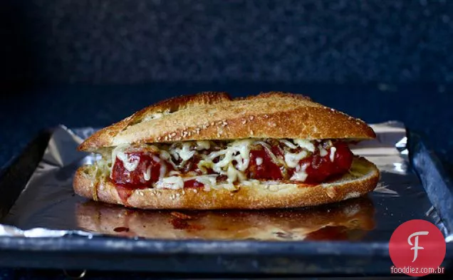 Almôndega Subs Com Cebolas Caramelizadas