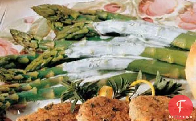 Espargos com Molho Cremoso de Endro