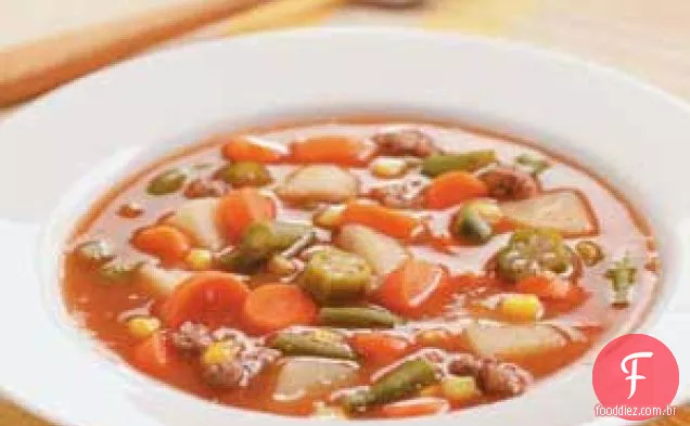 Sopa de carne moída com vegetais