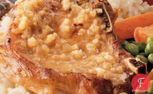 Costeletas de porco com maçã e mostarda