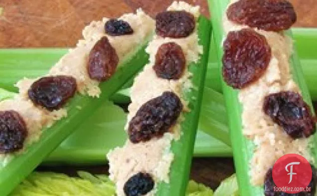 Formigas num tronco