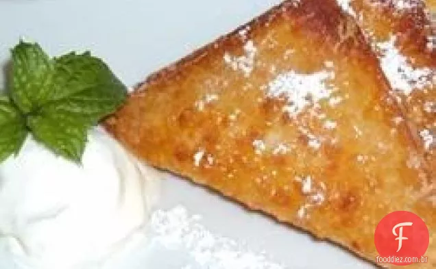 Rolinhos de ovo com torta de pêssego rápido e fácil com molho de framboesa