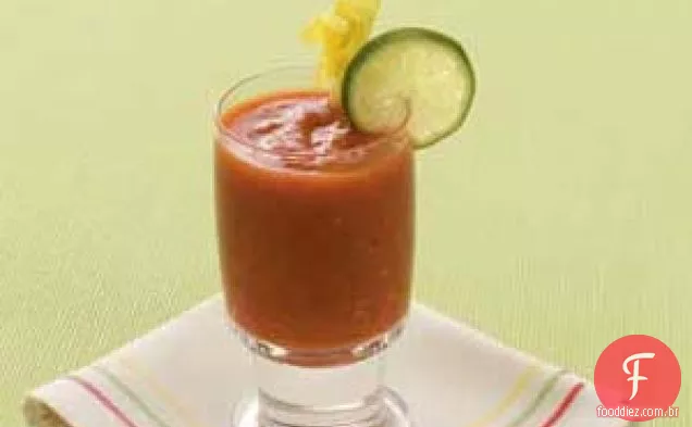 Suco de tomate saboroso