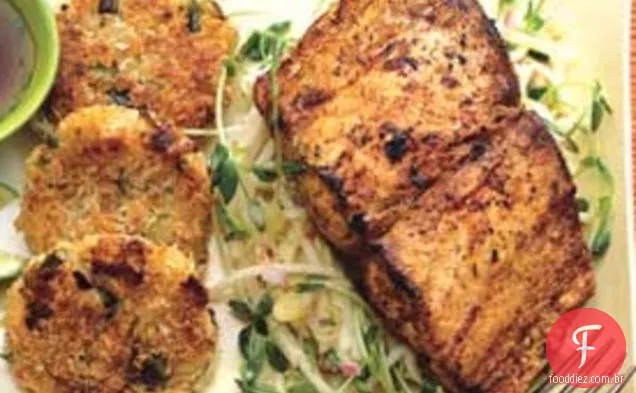 Mahi-Mahi com Slaw de capim-limão e bolinhos de arroz