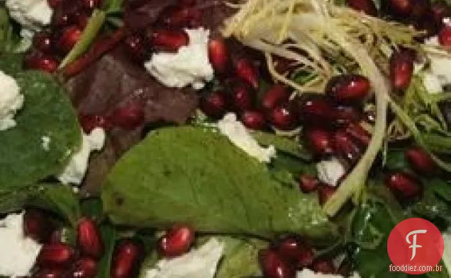 Salada Feta de Romã com Vinagrete Dijon de Limão