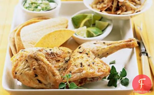 Frango assado e tacos de cebola