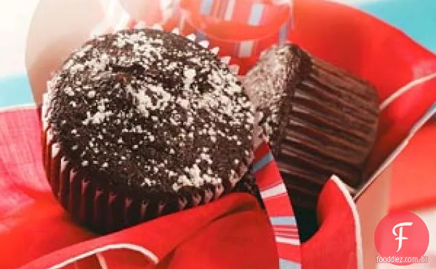 Muffins Supremos de Chocolate Recheados com Creme