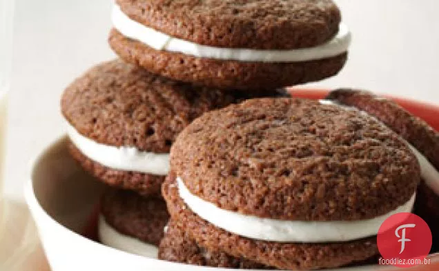 Biscoitos De Chocolate Recheados Com Creme