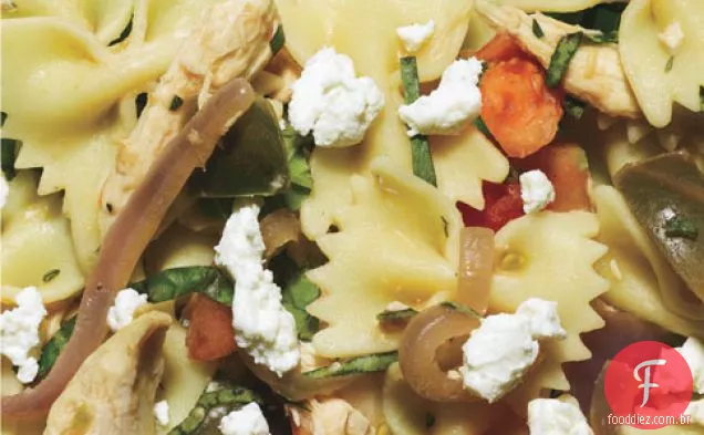 Farfalle Com Frango, Tomate, Cebola Caramelizada E Cabra C