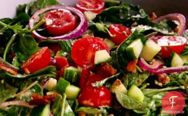 Salada de Rúcula com Bacon e Nozes
