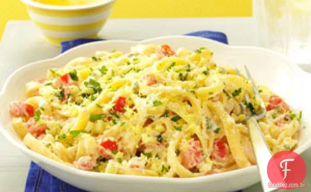 Fettuccine com creme de limão e alho