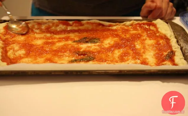 Pizza Branca Com Ricota, Tomate Sundried E Cebolinha