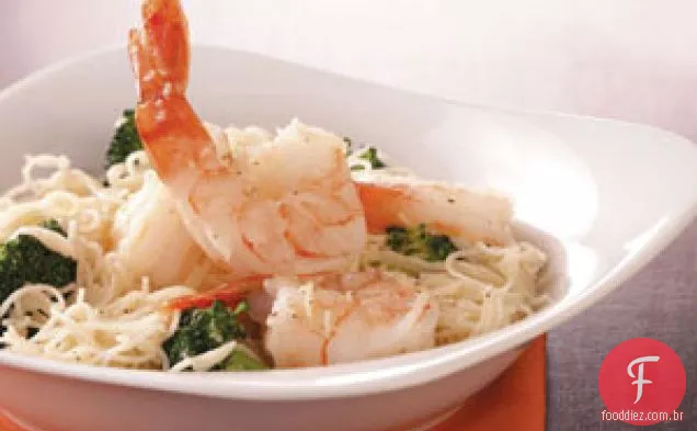 Camarão e Brócolis com Macarrão