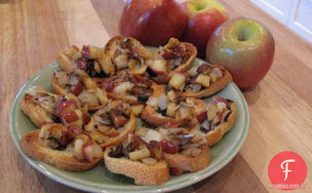 Cebola Caramelizada E Crostini De Maçã