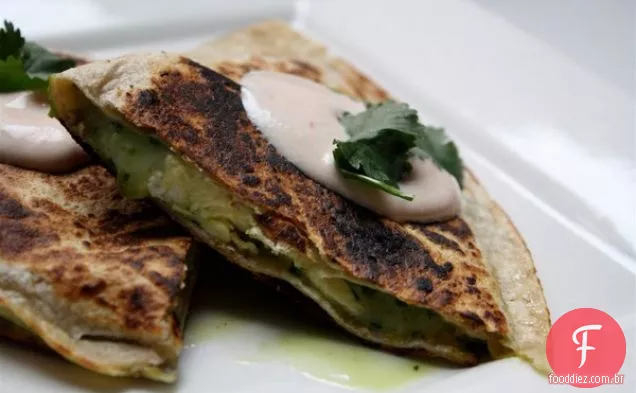 Quesadillas De Ovo Mexido Com Cebola Caramelizada E Cogumelos