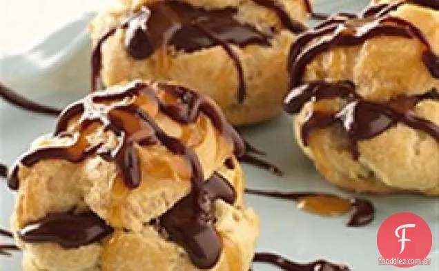 Folhados de creme de chocolate amargo e caramelo