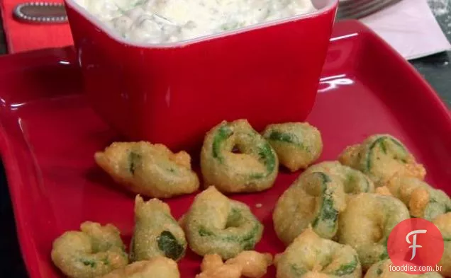 Tampas de garrafa Jalapeno com molho de queijo azul