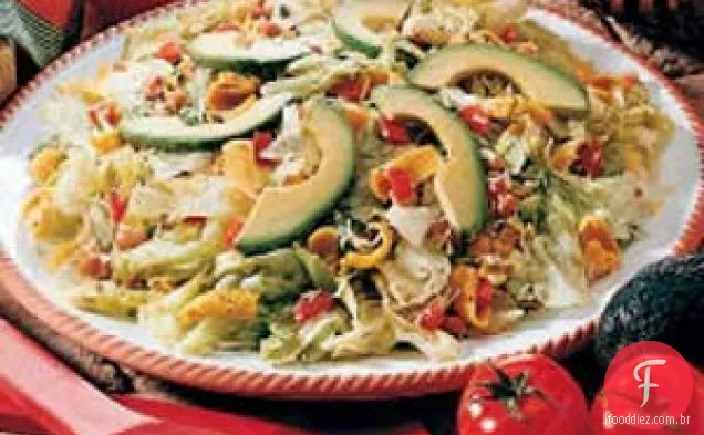 Salada de chips de milho do sudoeste