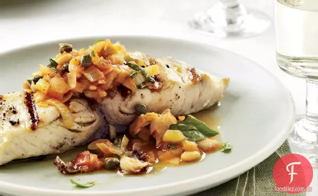 Peixe grelhado com alcachofra Caponata