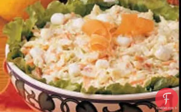 Salada de repolho cítrico com abacaxi